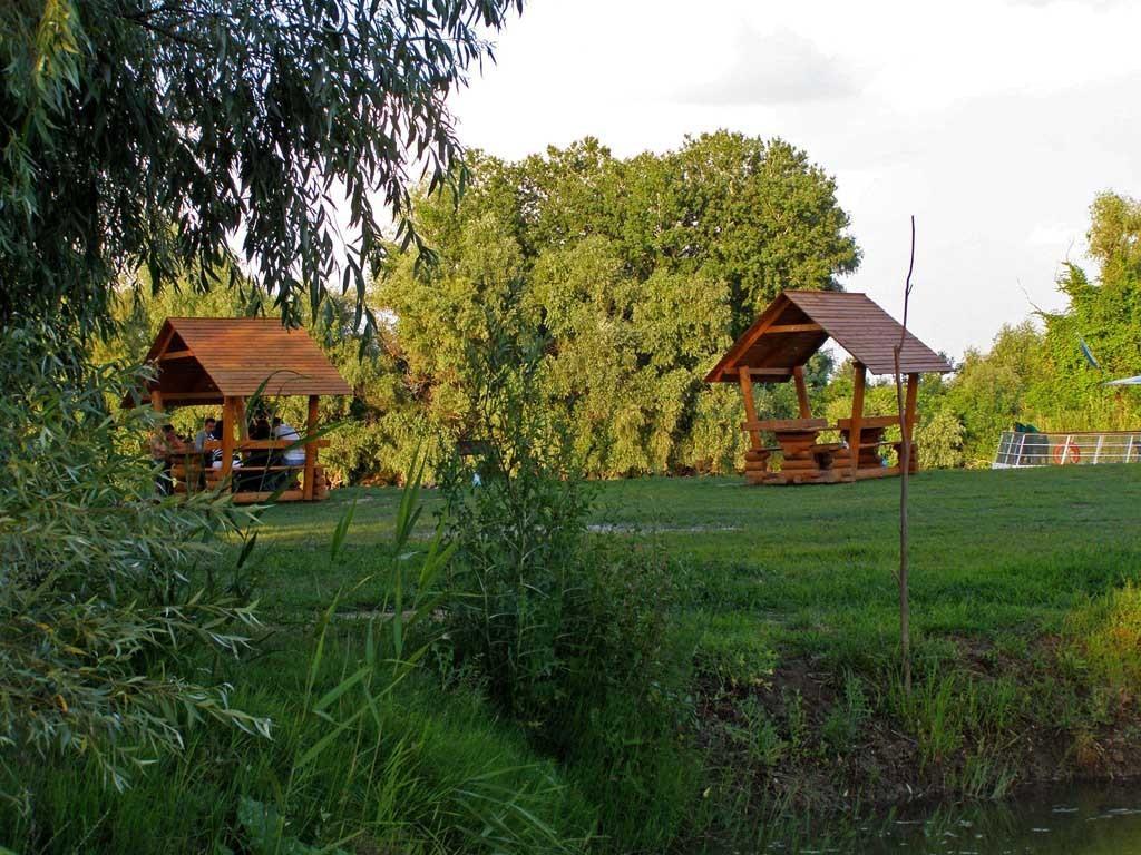 Holiday Park Dunay Kyslytsya Bagian luar foto