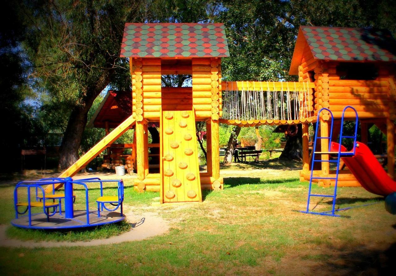 Holiday Park Dunay Kyslytsya Bagian luar foto