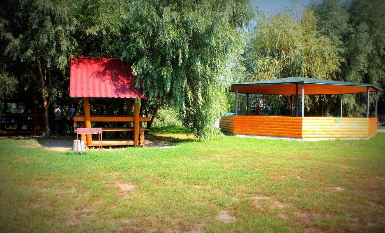 Holiday Park Dunay Kyslytsya Bagian luar foto