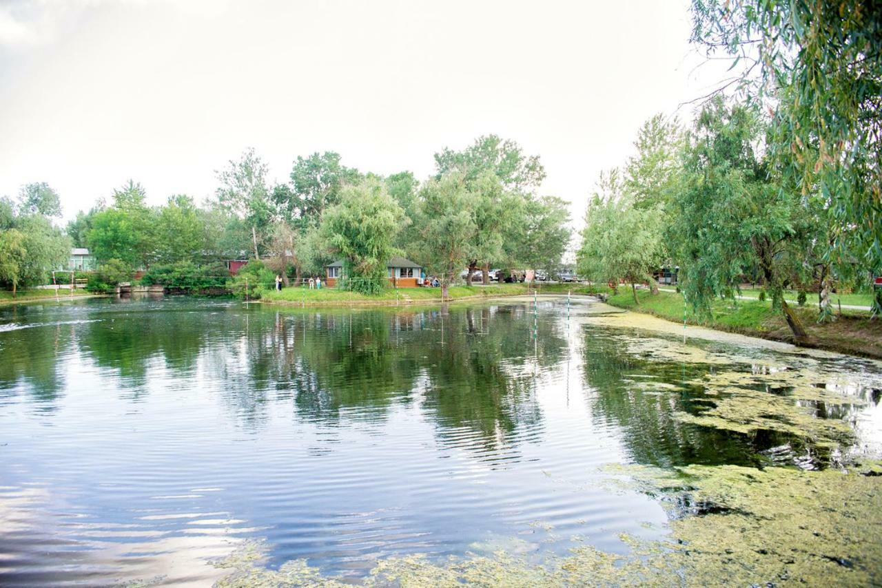 Holiday Park Dunay Kyslytsya Bagian luar foto